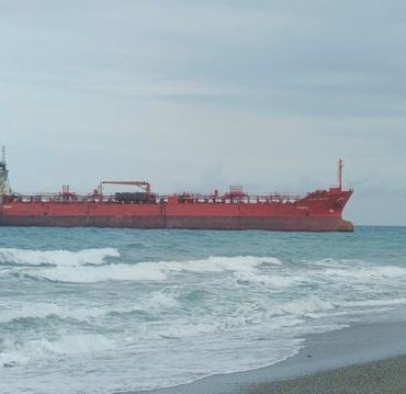 Dron Saldırısı Sonucu Gemi Karaya Oturdu