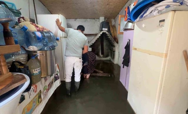 Samsun'da Şiddetli Yağışlar Sel Getirdi