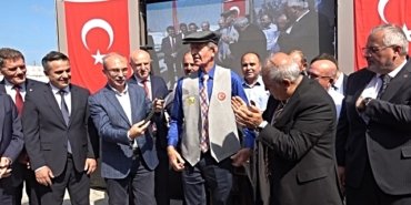 Bafra'da çeltik hasat şenliğinde ağalığı 400 bin liralık bağışla Osman Akbaş kazandı