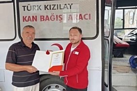Boyabat'ta 35'inci bağışına altın madalya alan Doyum, 38'inci kez kan verdi