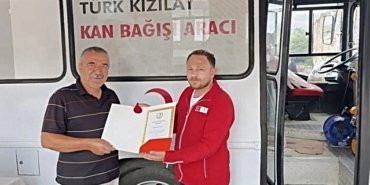 Boyabat'ta 35'inci bağışına altın madalya alan Doyum, 38'inci kez kan verdi