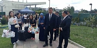 Havza Kaymakamı Serin, MYO'ya yeni kayıtlı öğrenci ve ailelerini kapıda karşıladı