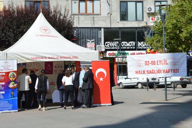 Havza'da Halk Sağlığı Haftası'nda açılan stantta vatandaşlara ücretsiz sağlık taraması yapıldı