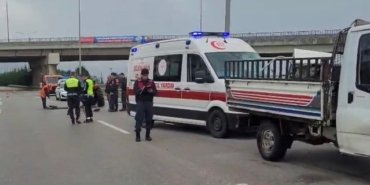 İddiaya göre Samsun Çarşamba'da kamyonetin traktöre çarpmasıyla 2 sürücü yaralandı.