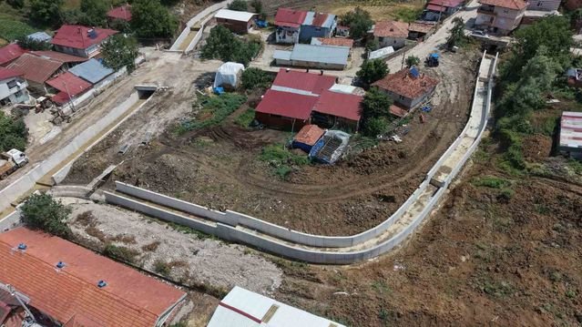 Ladik'teki Ambar Deresi ıslah çalışmalarında 15 menfezden 9'u tamamlandı