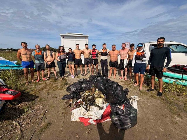 Samsun 19 Mayıs'ta 'Mavi Miras' projesiyle SUP ve kano sporcuları çöp topladı