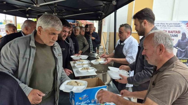 Samsun Alaçam'da Ahilik Haftası programının ardından etli pilav ve ayran ikram edildi