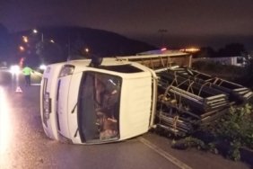 Samsun Atakum'da kamyonetle çarpışan otomobildeki 4 yaralı hastaneye kaldırıldı.