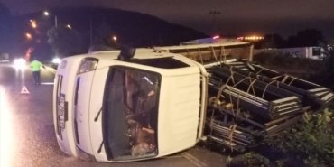 Samsun Atakum'da kamyonetle çarpışan otomobildeki 4 yaralı hastaneye kaldırıldı.