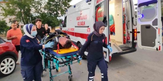 Samsun Atakum'da motosiklet ile otomobil çarpıştı, sürücü yaralandı
