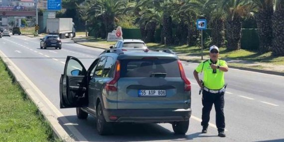 Samsun Atakum'da otomobil ile SUV çarpıştı, 2'si çocuk 3 kişi yaralandı