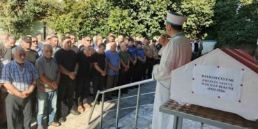 Samsun Bafra'da emekli mahalle bekçisi Bayram Çelenk toprağa verildi