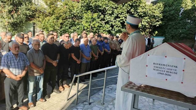 Samsun Bafra'da emekli mahalle bekçisi Bayram Çelenk toprağa verildi