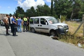 Samsun Bafra'da rahatsızlanan sürücü mezarlıkta direğe çarptı