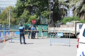 Samsun Canik'te gazetecilere çekim engeli, polis güvenlik şeridi dışında izin verdi