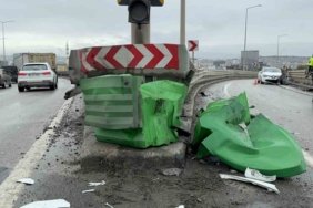 Samsun Canik'te viyadükte iki otomobil çarpıştı, maddi hasar oluştu, yaralanan olmadı