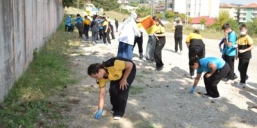 Samsun Havza'da ortaokul öğrencileri Dünya Temizlik Günü'nde çöp topladı