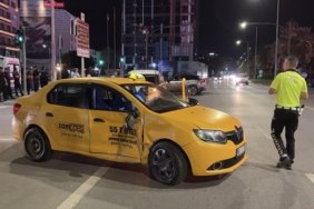 Samsun İlkadım'da Cumhuriyet Meydanı'nda iki taksi çarpıştı, sürücüler yaralandı