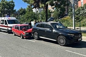 Samsun İlkadım'da Tofaş, lüks SUV'a arkadan çarptı, 1 kişi yaralandı