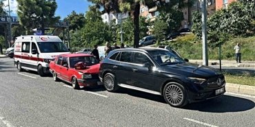 Samsun İlkadım'da Tofaş, lüks SUV'a arkadan çarptı, 1 kişi yaralandı