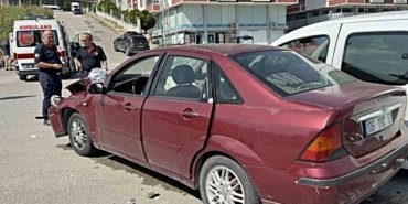 Samsun İlkadım'da iki araç çarpıştı, yaralanan 2 kişi hastaneye kaldırıldı