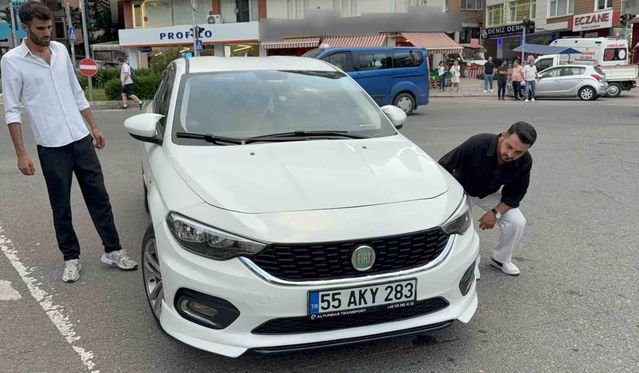 Samsun İlkadım'da otomobil kavşakta iki kadına çarptı, yaralılar hastaneye kaldırıldı