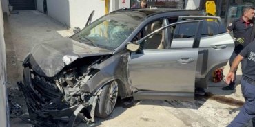 Samsun İlkadım'da otomobil zincirleme kazaya karıştı