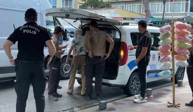 Samsun İlkadım'da pamuk şekerci sokak ortasında sızınca polis müdahale etti