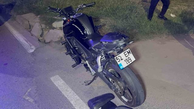 Samsun İlkadım'da zincirleme kazada motosikletler ve otomobil çarpıştı, 2 kişi yaralandı