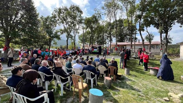 Samsun Kavak'ta Gazze'deki çocuklar için umut uçurtmaları gökyüzüne bırakıldı