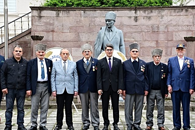 Samsun Ladik'te Gaziler Günü törenine Kaymakam Serkan Kaya ve gaziler katıldı