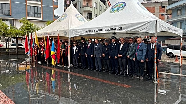 Samsun Salıpazarı'nda Gaziler Günü töreni çelenk sunumuyla başladı