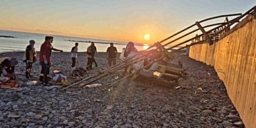 Samsun Yakakent'te pikap halk plajına uçtu, sürücü ve yolcu yaralandı