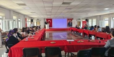 Samsun'da çocukla oyun temelli iletişim için 150 bakım personeline eğitim başladı