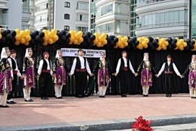 Samsun'da eğitim öğretim yılı Arıburnu İlkokulunda düzenlenen törenle açıldı