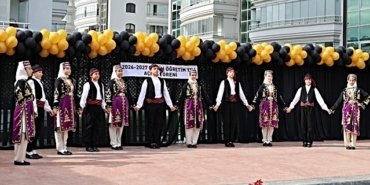 Samsun'da eğitim öğretim yılı Arıburnu İlkokulunda düzenlenen törenle açıldı