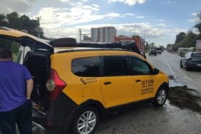 Terme'de minibüs ve taksi çarpıştı, iki sürücü hafif yaralandı