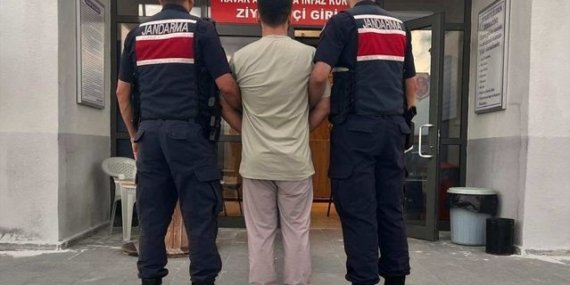 Vezirköprü'de uyuşturucu hükümlüsü jandarmaya yakalandı, cezaevine teslim edildi