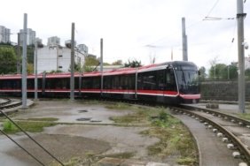 Yerlilik oranı yüzde 74 olan 3'üncü yeni tramvay Samsun'a ulaştı, montaj sürüyor