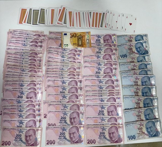 Samsun Çarşamba'da iş yerinde kumar oynayan 5 kişiye 58 bin 20 lira ceza kesildi