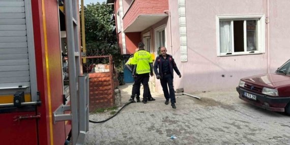 Samsun Vezirköprü'de yangında eşyalar kullanılamaz hale geldi, kedi kurtarıldı