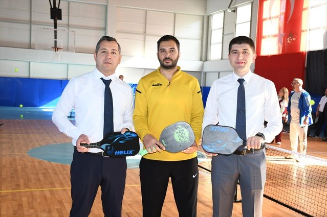 Alaçam'da Sporla Güçlü Nesiller Projesi'nde öğretmenlere pickleball eğitimi verildi