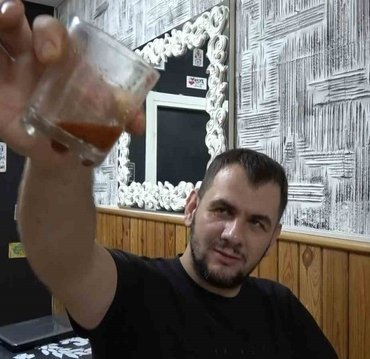 Caner Özsercan, Kahramanmaraş'ta tattığı pul biberi 10 yıldır her şeye katıyor