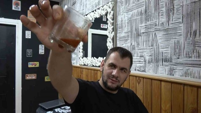Caner Özsercan, Kahramanmaraş'ta tattığı pul biberi 10 yıldır her şeye katıyor
