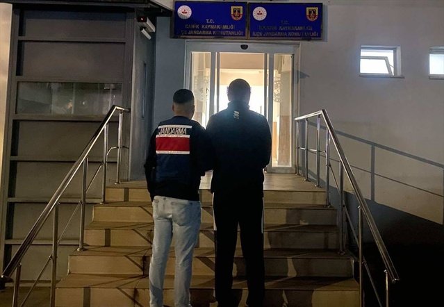 Hakkında 12 yıl 6 ay hapis cezası bulunan uyuşturucu hükümlüsü Samsun'da yakalandı