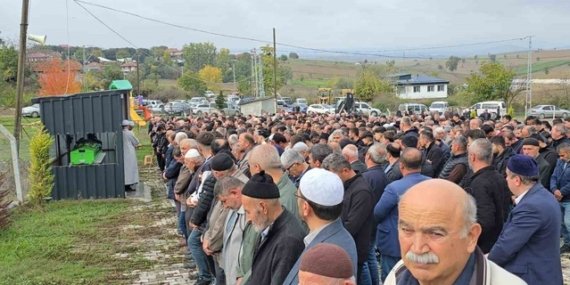 İstanbul'da iş kazasında başına kalıp düşen Emirkan Seven hastanede hayatını kaybetti