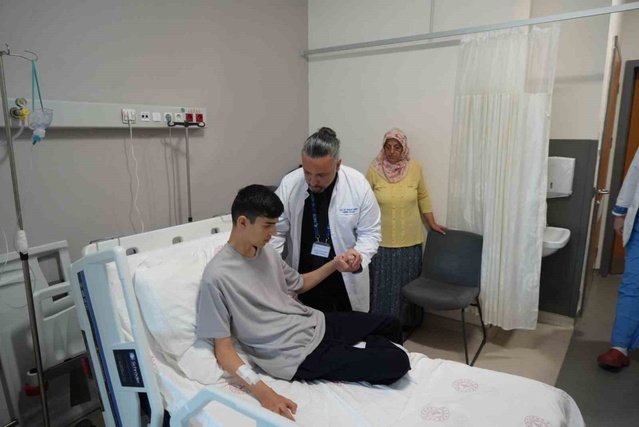 Kunduracı göğsüne ilk kez Samsun Şehir Hastanesi'nde kapalı ameliyatla 2 bar takıldı