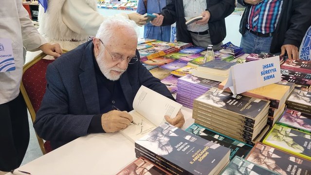 Prof. Dr. Sırma, Samsun Kitap Fuarı'nda Haçlı seferlerinin nedenlerini anlattı