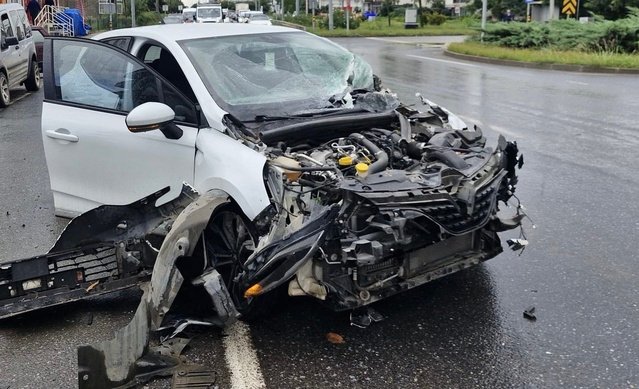 Samsun Atakum'da kırmızı ışık ihlali kazasında 5 kişi yaralandı, görüntüler çıktı