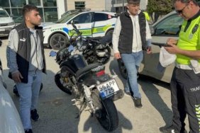 Samsun Atakum'da otomobil ile çarpışan motosikletteki 1 kişi yaralandı